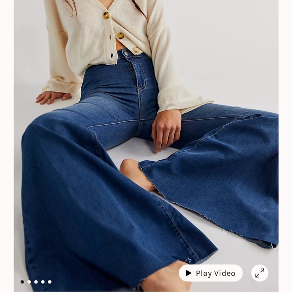 We The Free Just Float On Flare Jeans 26 like new - Picture 2 of 7